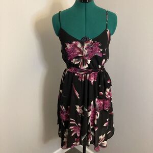 GUESS Handkerchief Black and Pink Floral Spaghetti strap dress Bow Back Size Sma